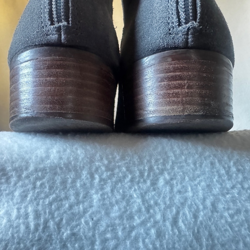 Crown Vintage Gray Suede Women’s Size 10M Ankle Boots. - Picture 6 of 14